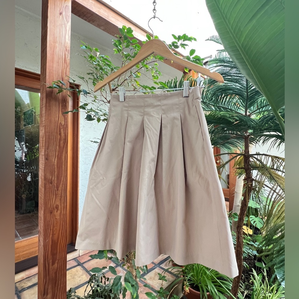 Uniqlo Elegant Tan Skirt and Orange R&W top